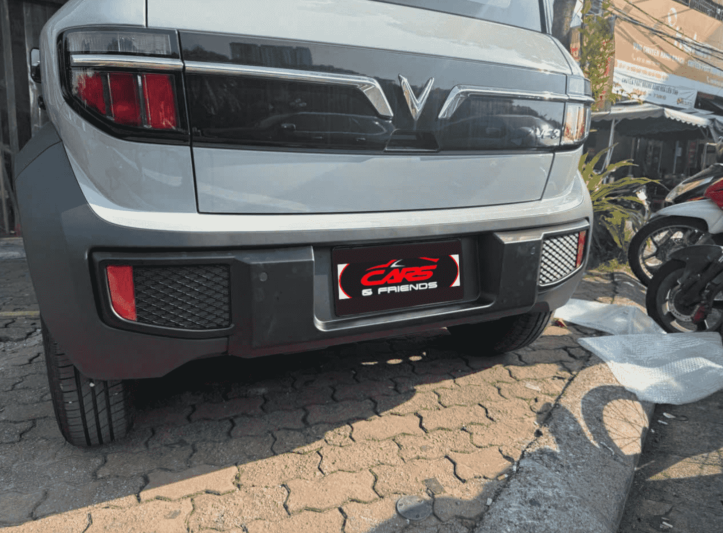 Xevaban.com 214 Giải Phóng là đơn vị chuyên cung cấp đồ chơi vf3, phụ kiện vf3, vf3 accessories, vf3 toys, xevaban, 214 giải phóng, cản trước vf3, cản sau vf3, ốp cản trước vf3, ốp cản sau vf3, bodykit vf3.